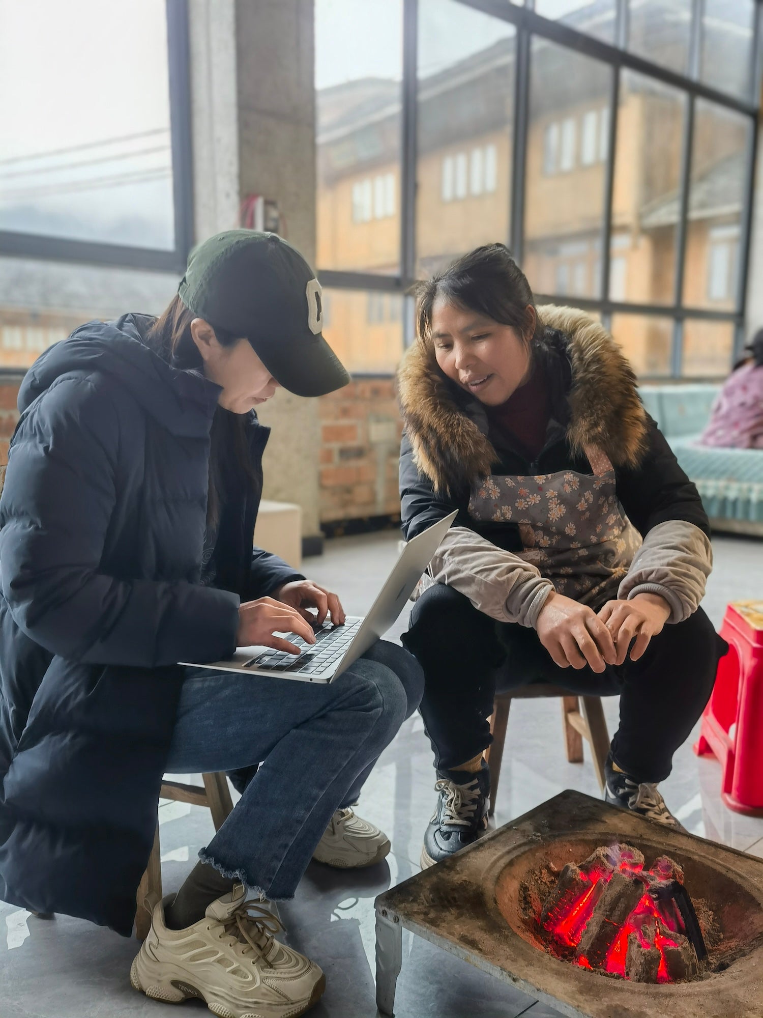 A Week Among Friends: Insights from Easyfastshop's Annual Surveys in the Red Yao Community